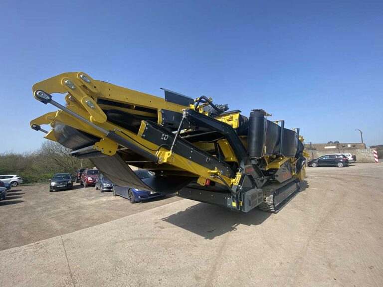 Вживаний мобільний скальпуючий грохот Keestrack K6