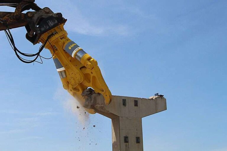 Демонтаж та переробка будівельного сміття (Demolition 2022. Part 2/3)